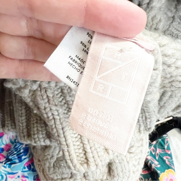 NAADAM Chunky Cable Cardigan Wool Size Medium - Picture 10 of 12